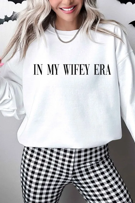 IN MY WIFEY ERA OVERSIZED GRAPHIC SWEATSHIRT