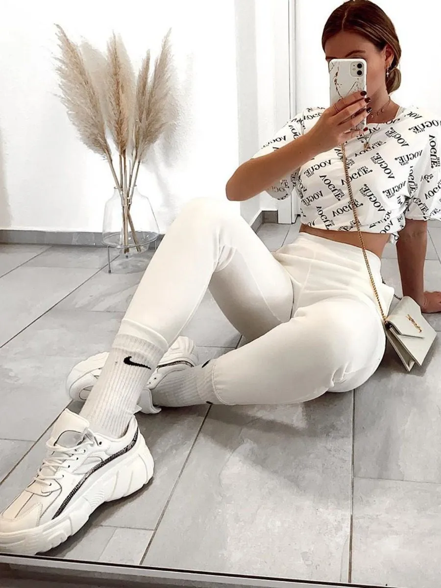 Katie Slim Fit Joggers In Cream