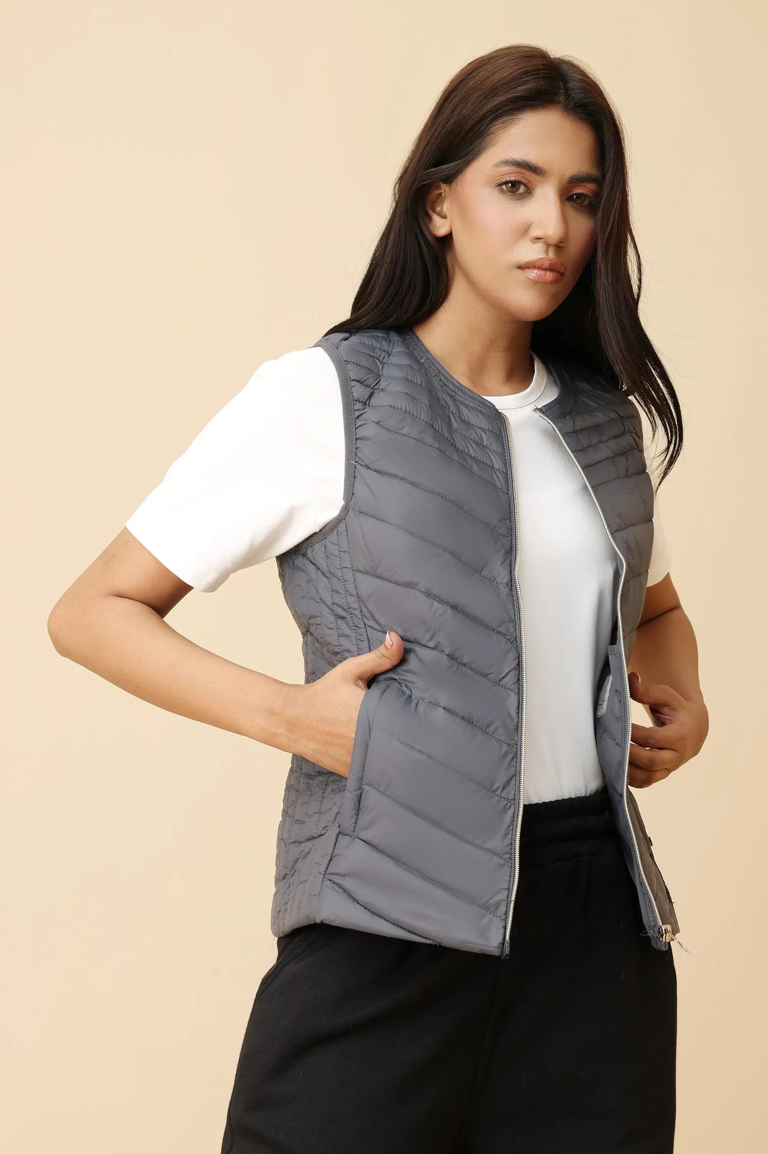 ULTRA-LIGHT QUILTED VEST-GREY