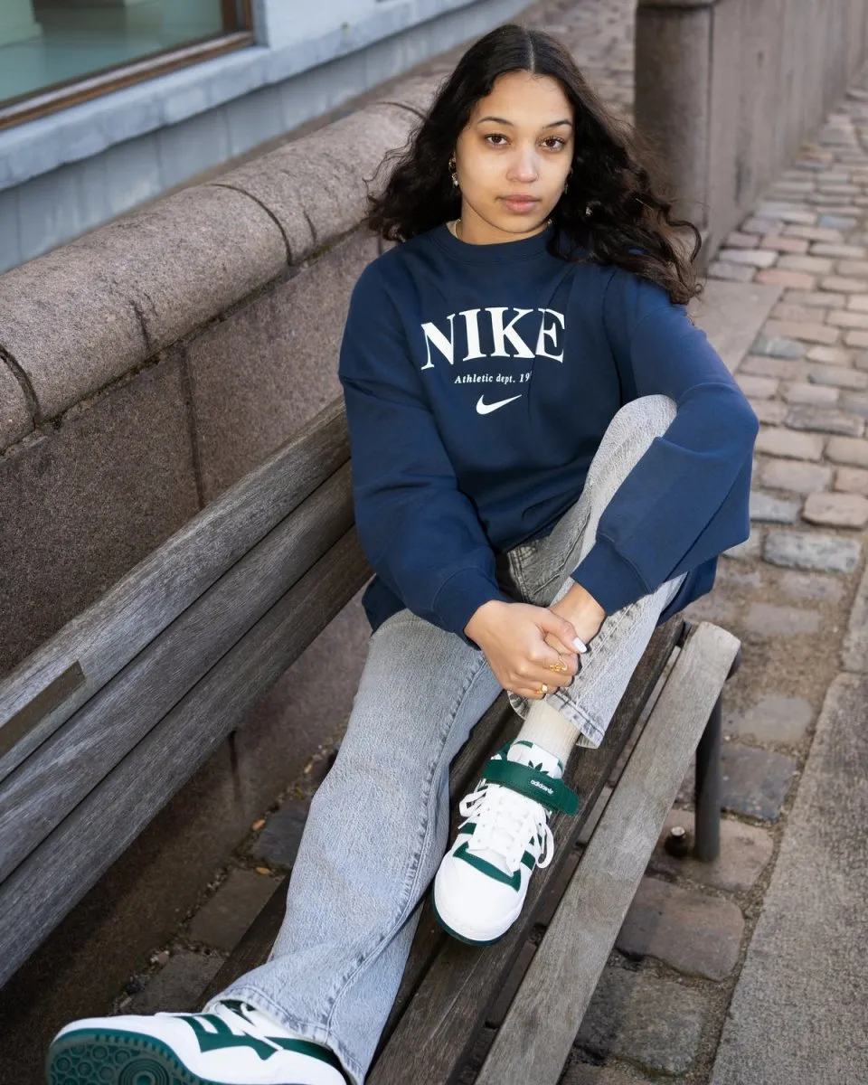 Women's Oversized Sweatshirt - Navy/white